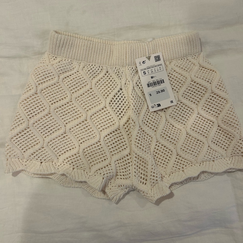 NEW WITH TAGS. Zara knit shorts